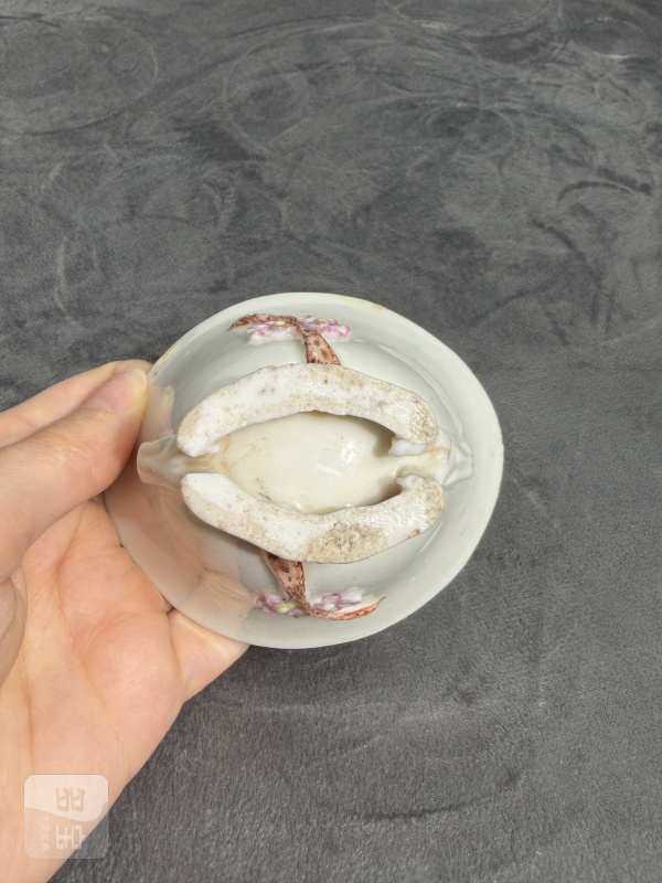 清晚期德化窑白釉加彩梅花杯 - 图6